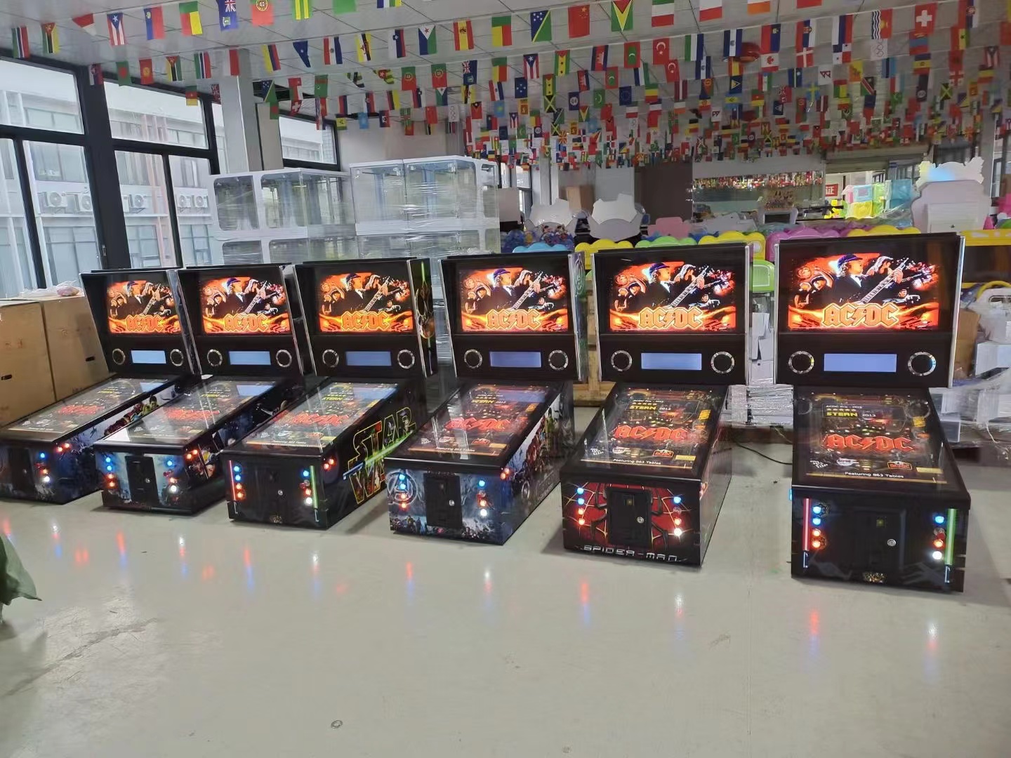 Antyczna elektroniczna pinball trzy ekranowy maszyna pachinko
