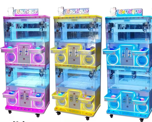 Netto czerwone bibeloty nowe czteroosobowe butikowe lalka elektromechaniczna grę miasto haczy